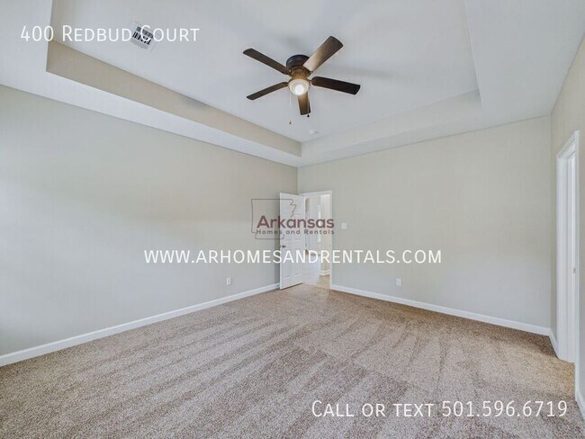 Building Photo - 400 Redbud Ct