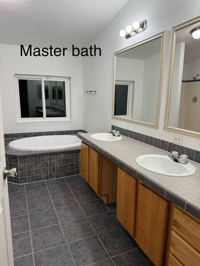 Building Photo - 2665 Bridle Trail Ln