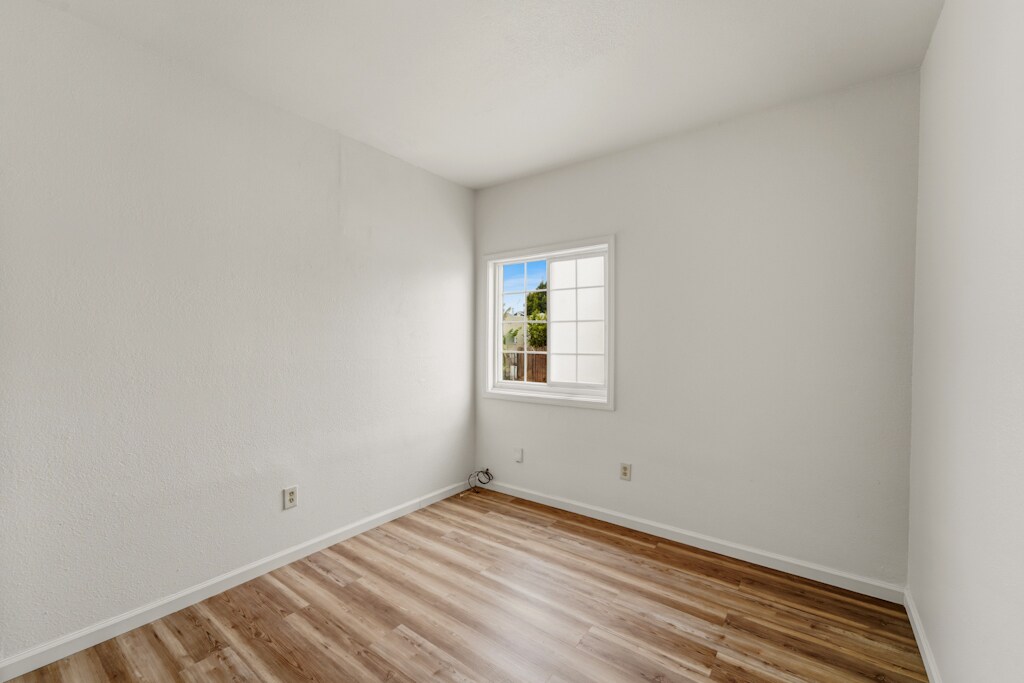 Building Photo - 400 Bissell Ave
