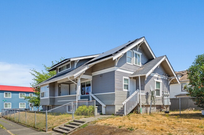 Building Photo - 3901 S Yakima Ave