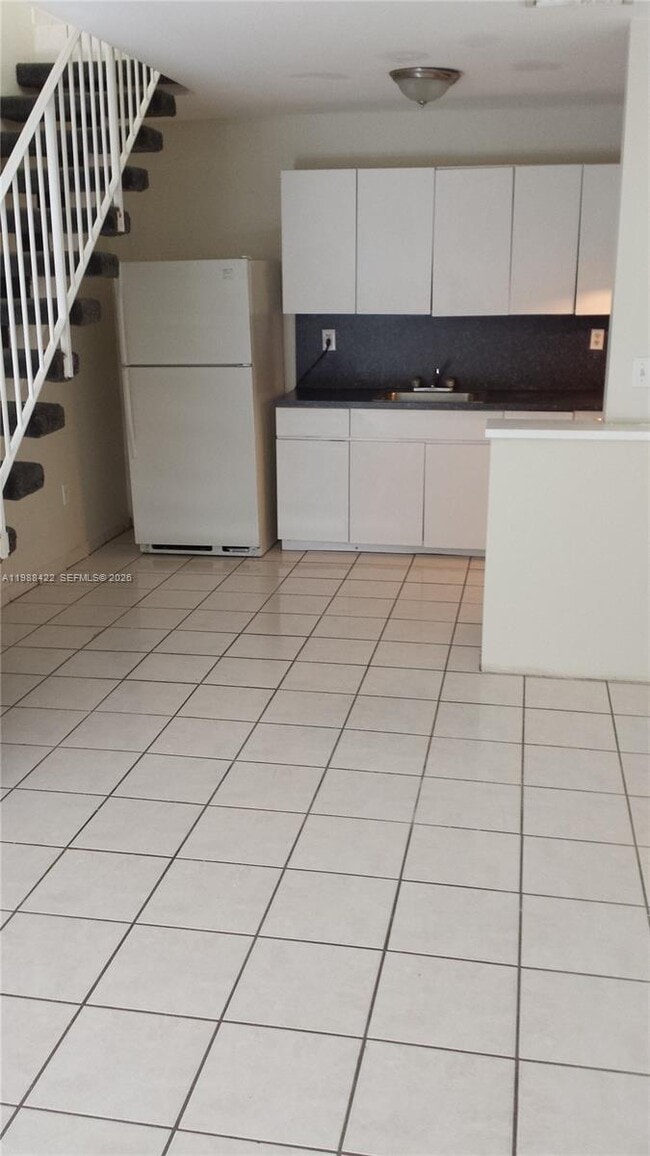 Building Photo - 3901 SW 109th Ave