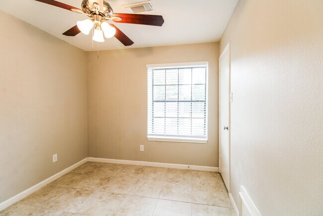 Building Photo - 17911 Poppy Trails Ln