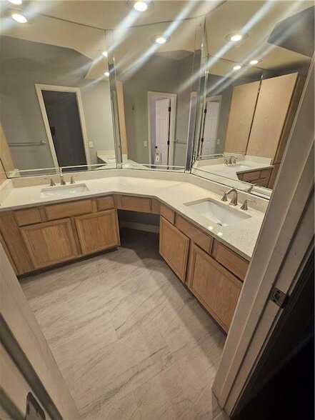 Building Photo - 3777 Peachtree Rd NE