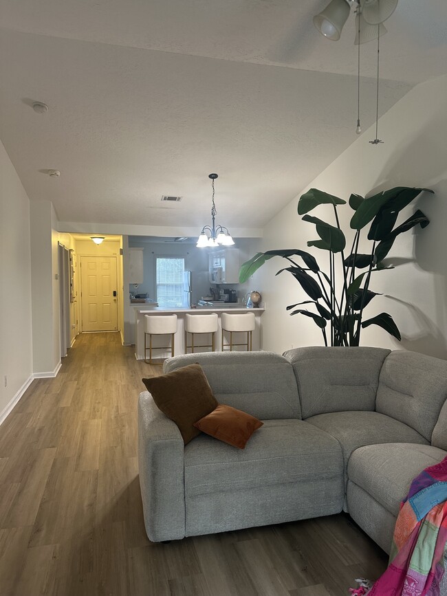 Building Photo - 132 Cedar Glen Ln