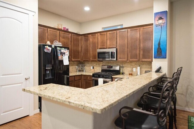 Building Photo - 5927 Kansas St