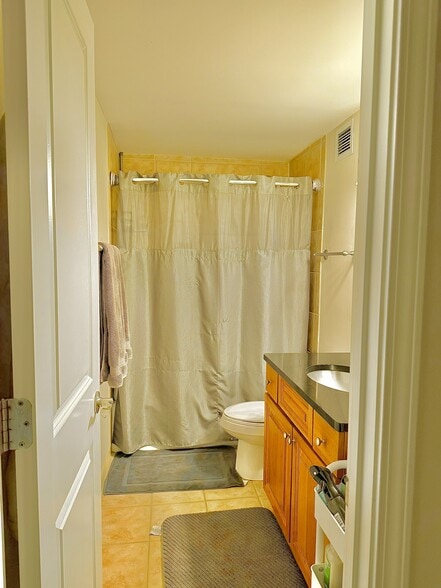 Building Photo - 2479 Peachtree Rd NE