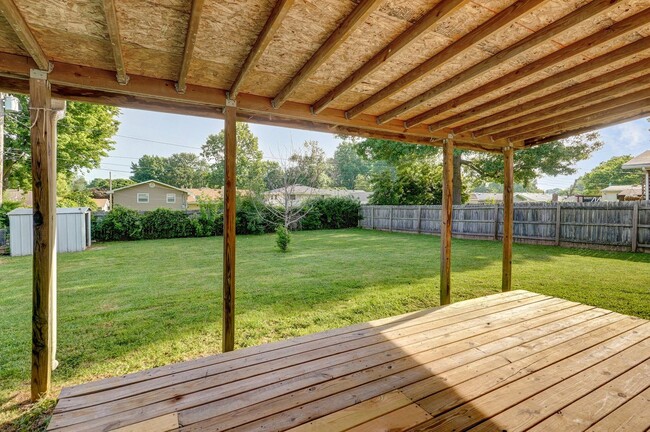 Building Photo - Adorable 3 bedroom, 1.5 bathroom home!