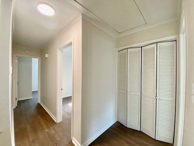 Building Photo - Immaculate 3 Bedroom 1.5 Bath
