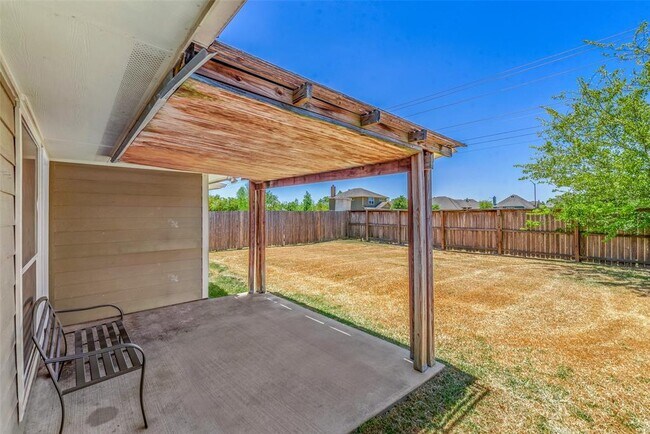 Building Photo - 943 Crested Point Dr