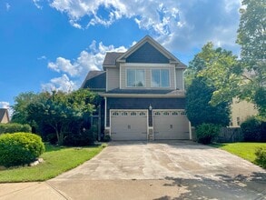 Building Photo - 253 Solamere Ln