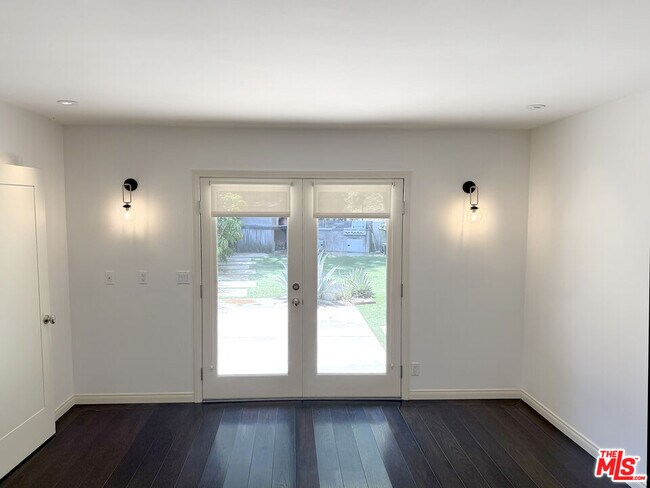 Building Photo - 11064 Wrightwood Ln