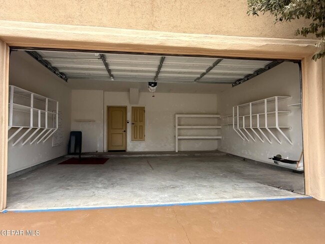 Building Photo - 11533 Merejildo Madrid St