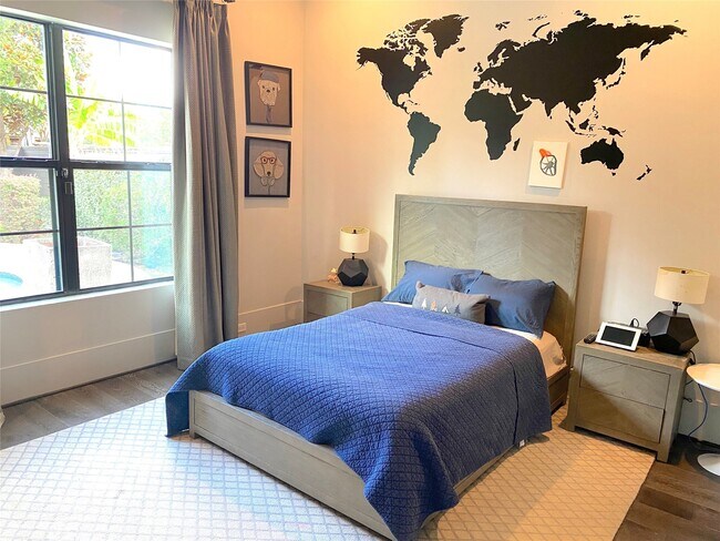 Building Photo - 4642 Devon St