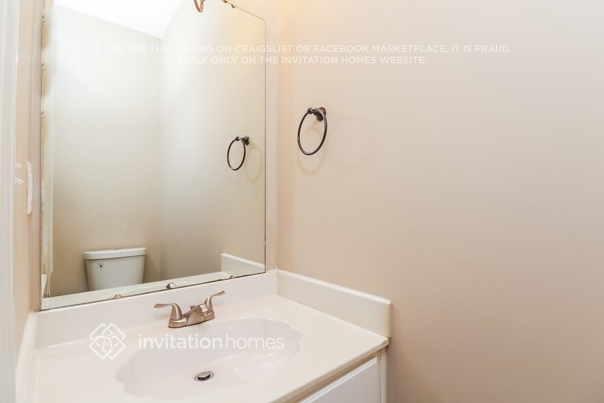 Building Photo - 9809 Dauphine Dr