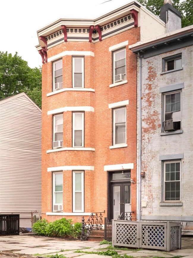 Primary Photo - 175 Liberty St