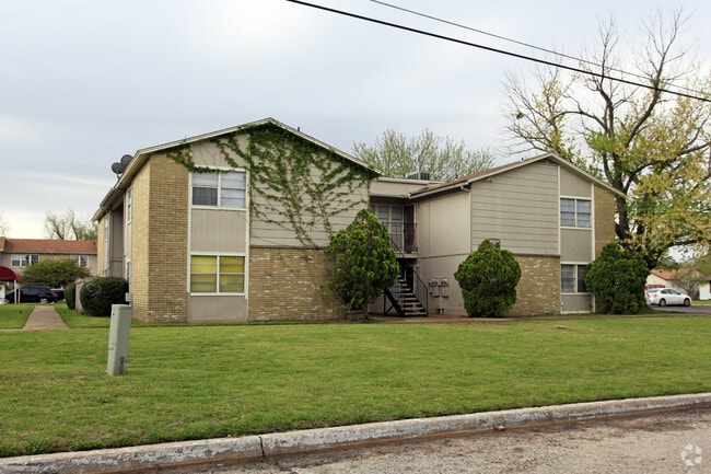 Building Photo - Keara Woods