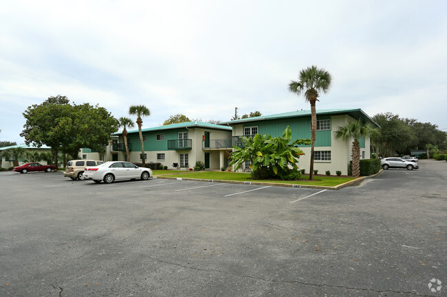 Landmark Apartment Condos - 2100 W Beach Dr Panama City FL 32401 ...