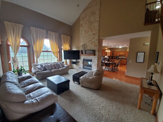 Building Photo - Menomonee Falls 4 bedroom