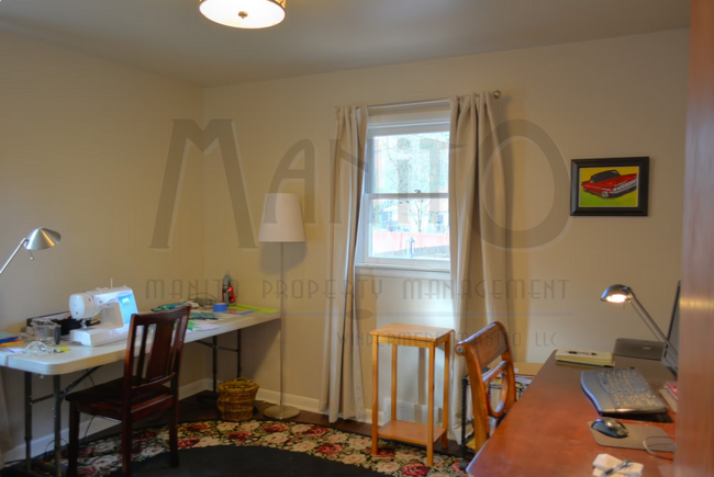 Building Photo - *Pending* Surprisingly Spacious South Hill...