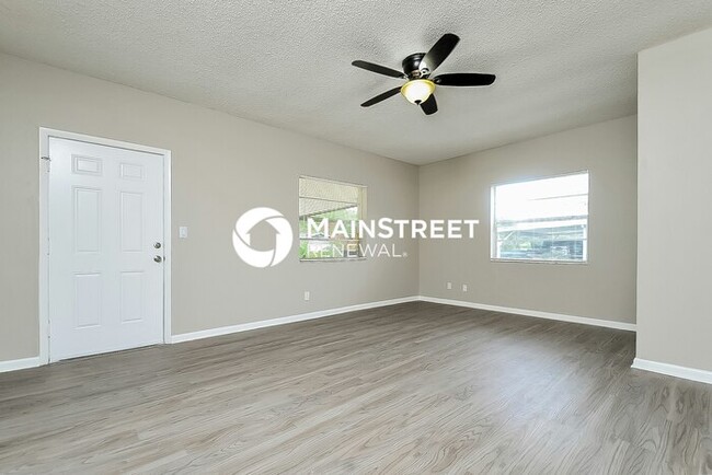 Building Photo - 4 Bedroom Pet-Friendly Home in Lakeland, FL with Main Street Renewal