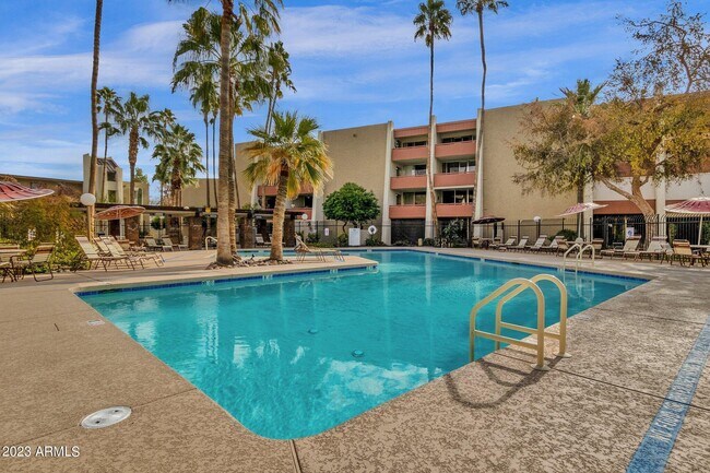 Building Photo - 7625 E Camelback Rd