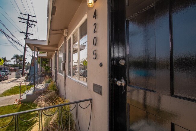 Building Photo - Charming 1 Bedroom / 1 Bath Apartment in Kensington w/ Garage