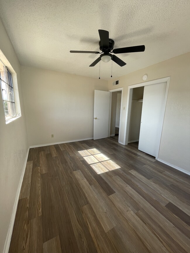 Building Photo - 8155 La Paloma Cir