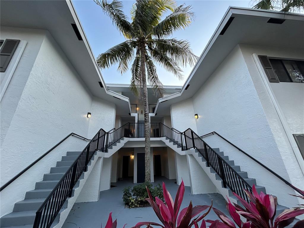 Building Photo - 2550 SW 18th Ter