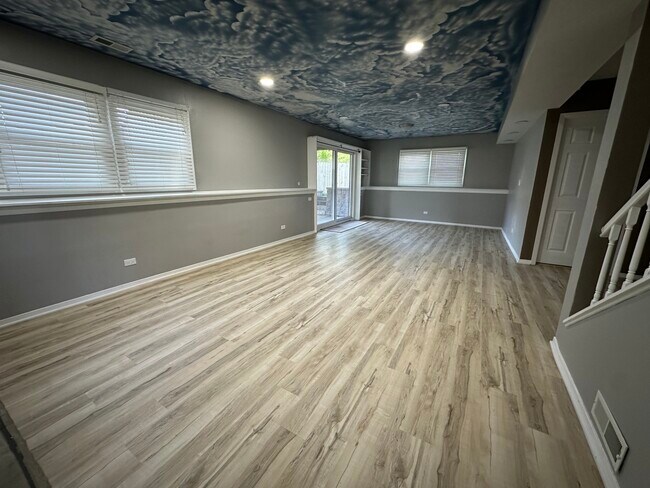 Building Photo - 2504 Brook Ln