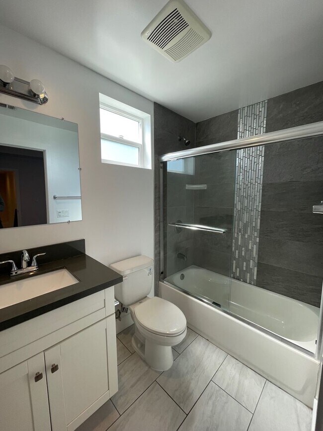 Building Photo - 2131