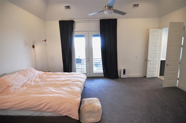 Building Photo - 6117 Seville Dr