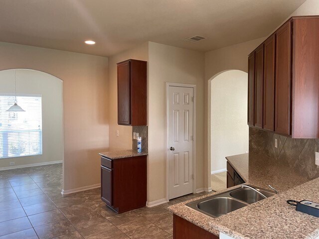 Building Photo - 12243 Claytons Park Ln