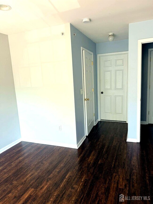 Building Photo - 185 Sunshine Dr