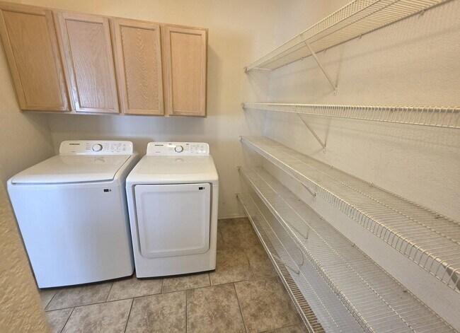 Building Photo - 30469 N Plantation Dr