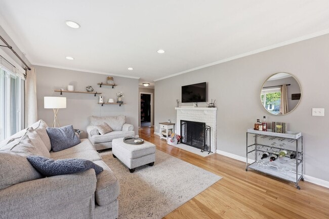 Building Photo - 2088 Zollinger Rd