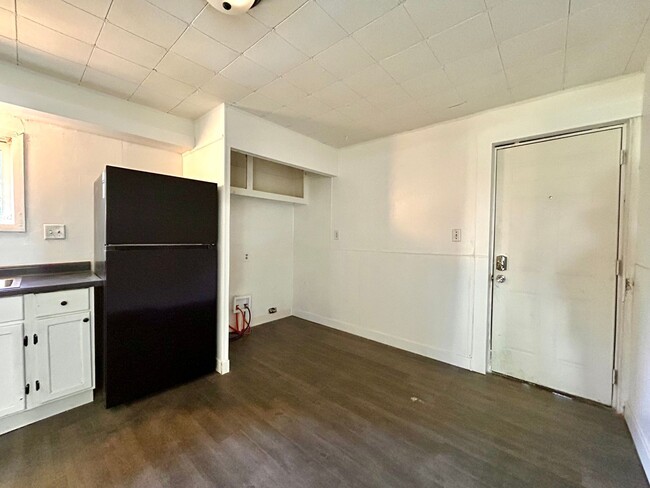 Building Photo - Four Bedroom Home in Northwest Grand Rapids