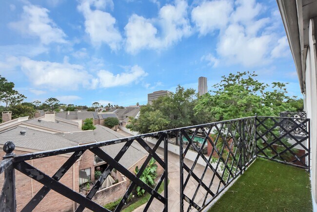 Building Photo - 2333 Bering Dr