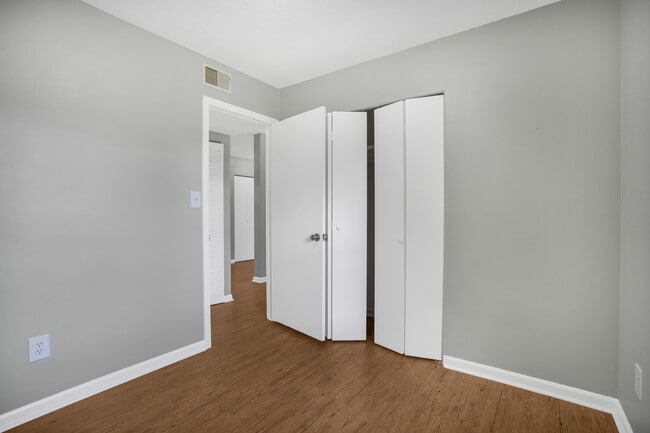 Building Photo - 4810 Guy Dr