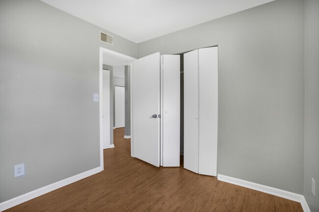 Building Photo - Guy Dr