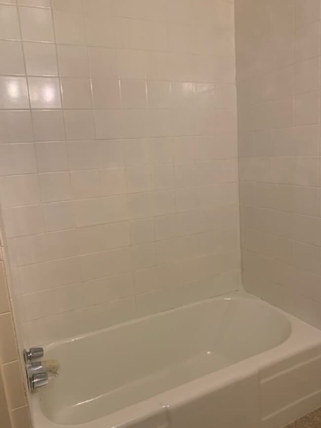 Building Photo - Spacious 2BR/2BA Home with Bonus Room