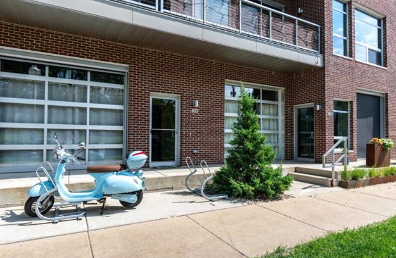 Building Photo - 803 E Mifflin St