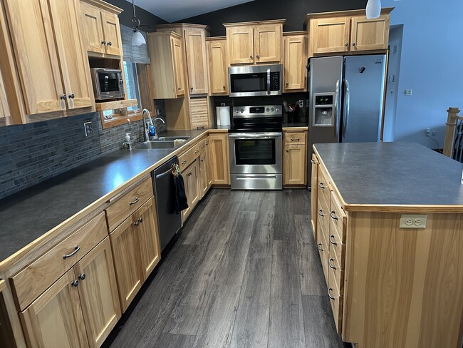 Building Photo - 2311 S Burgen Dr SE