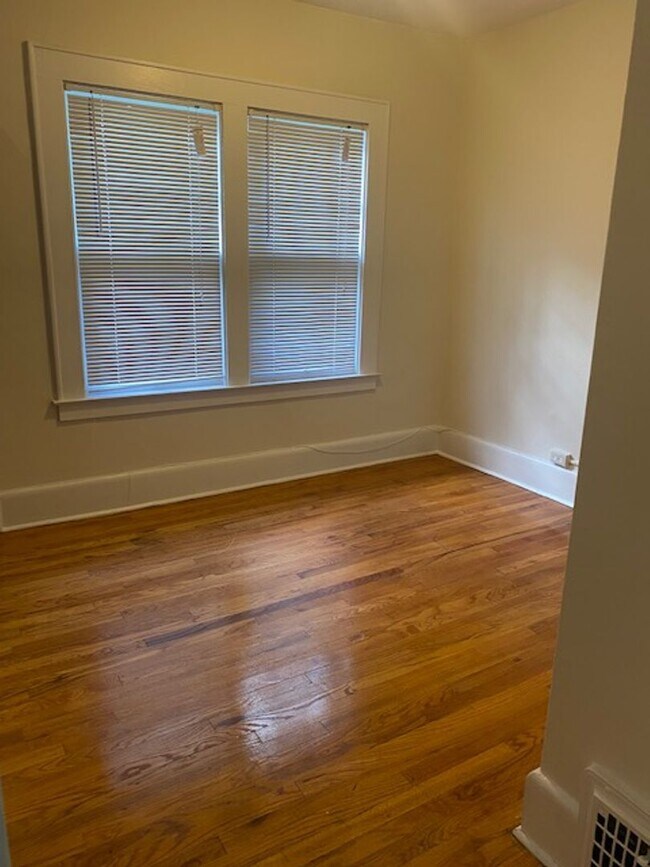 Building Photo - 1009-11 Euclid Avenue