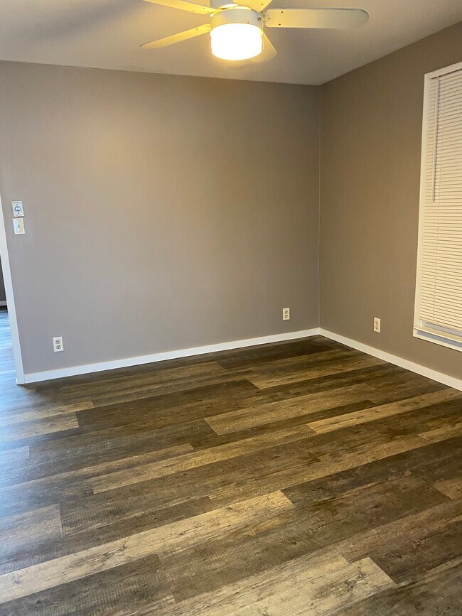 Building Photo - 3599 Orchard Lake Rd