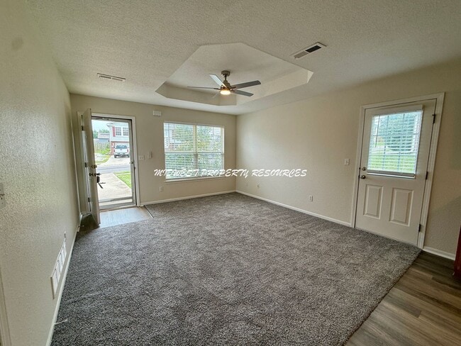 Building Photo - Ranch townhome w/ Mowing provided