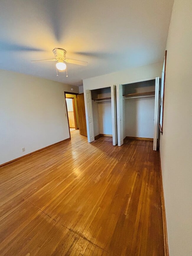 Building Photo - 126 Cottage Ln