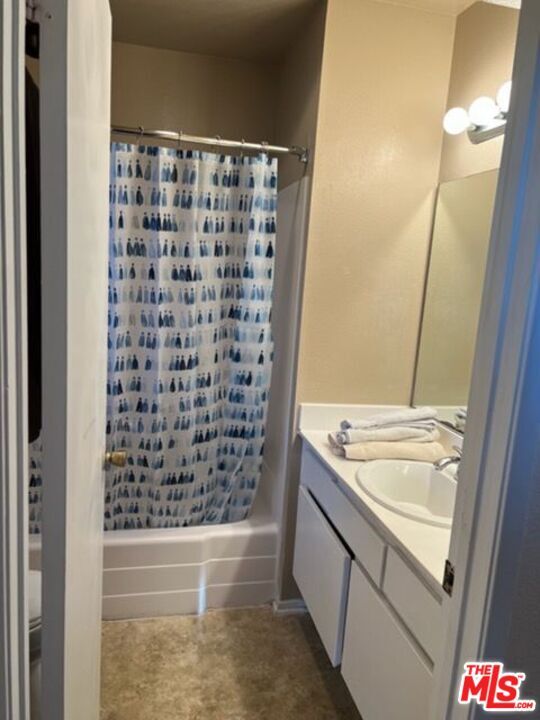 Building Photo - 9131 Burnet Ave