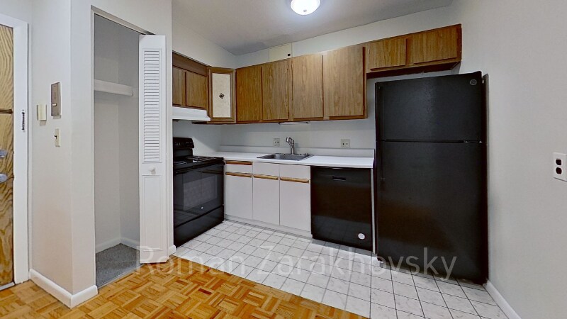 Building Photo - 95 Sutherland Rd