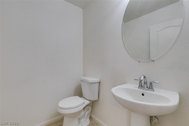 Building Photo - 685 Taliput Palm Pl