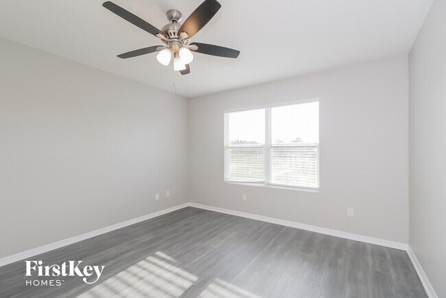 Building Photo - 35702 Jenny Lynne Cir